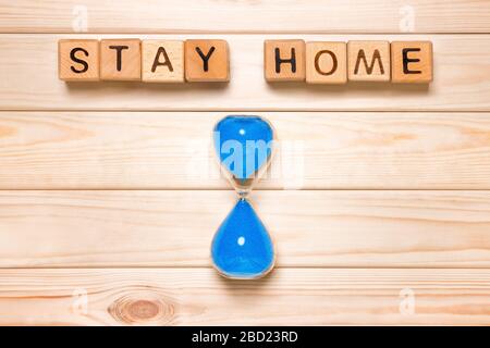 Grundregeln. Quarantäne, bleiben Sie zu Hause COVID-19-Konzept. Persönliche Maßnahmen zum Schutz von Familienmitgliedern. Coronavirus-Krankheit. Schließen Sie Kontakte, wenn Sie krank sind Stockfoto
