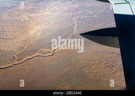 Luftaufnahme eines ausgetrockneten Flusses in der Arabischen Wüste, Ägypten Stockfoto