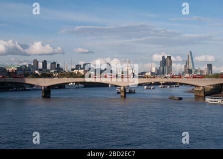 Waterloo Bridge, Westminster, London, SE1 Entworfen von Giles Gilbert Scott Stockfoto