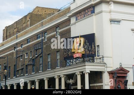 LONDON- APRIL 2018: Theatre Royal on Drury Lane, ein West End Theater, das derzeit das amerikanische Musical '42nd Street' spielt Stockfoto