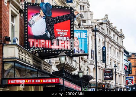 LONDON - MAI 2019: Außenansicht des Lyriktheaters an der Shaftesbury Street im Londoner West End, das derzeit "Thriller Live" zeigt, das die Karriere feiert Stockfoto