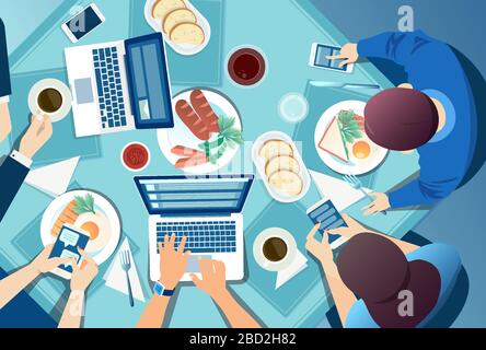 Vektor einer Gruppe von Menschen, die mit ihren Smartphones am Tisch sitzen, und mobile Geräte, die mit sozialen Netzwerken unterhalten und SMS versenden Stock Vektor