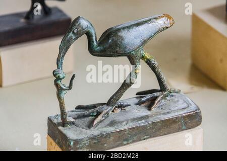 Ägypten, Mittelägypten, Museum von Mallawi, Fotos aufgenommen 2009, vor seiner Plünderung im Jahr 2013. Ibis-Statue. Stockfoto