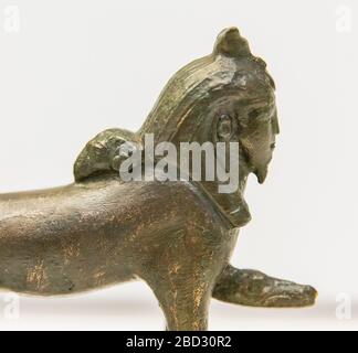 Ausstellung "das Tierreich im alten Ägypten", Louvre-Lens Museum. God Tutu, späte Periode, Kupfer, E 11600. Stockfoto