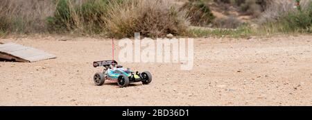 rc-Autoturnier auf Rennstrecke in Almeria 2019 Stockfoto