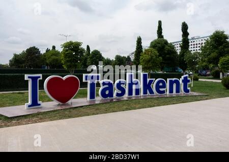 Ich liebe die Zeichen von Taschkent Usbekistan auf dem Bunyodkor Platz Stockfoto
