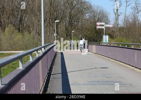 Dorsten, Deutschland, Montag, 6. April 2020 Stadtaktivität mit Corona-Virus hochwertige Hintergrunddrucke Stockfoto