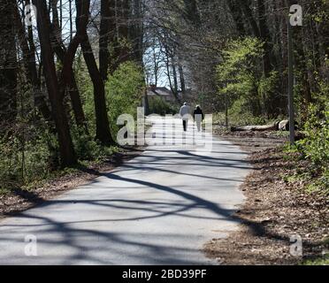 Dorsten, Deutschland, Montag, 6. April 2020 Stadtaktivität mit Corona-Virus hochwertige Hintergrunddrucke Stockfoto