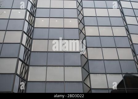 Braunes Glasglas Stahlrahmen ehemalige West 5 Beavor Lane, Hammersmith, London W6 9AR Stockfoto