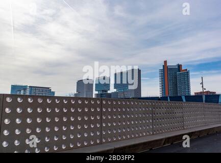 Futuristische Architektur im maritimen Viertel von Barcelona Stockfoto