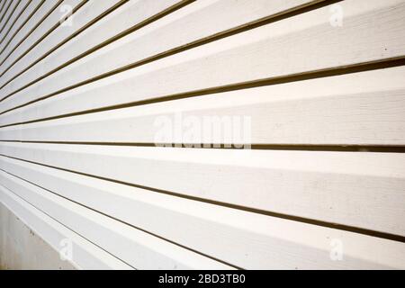 Haus mit hellgelben Vinylabstellgleis Stockfoto