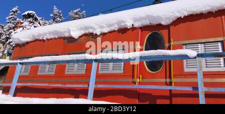 Nach Schneefall eine sehr schöne Stadt in Shimla Stockfoto