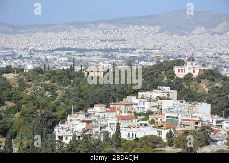 Blick über Athen von den antiken Ruinen der Akropolis, Griechenland Stockfoto