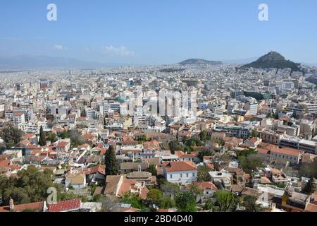 Blick über Athen von den antiken Ruinen der Akropolis, Griechenland Stockfoto