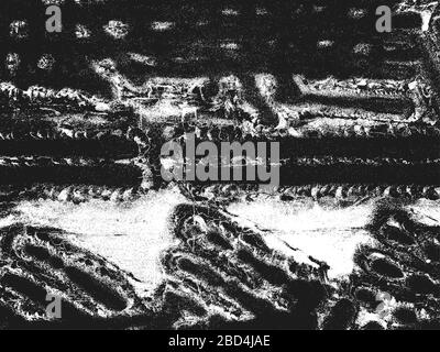 Alte verrostete, geschälte, geschrägte Metallvektor-Plattentextur mit Löchern beundert. EPS8-Abbildung. Schwarz-weißer Grunge Hintergrund. Stock Vektor