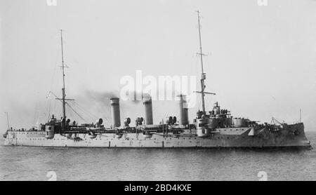 Der russische Crusier Oleg, der 4. Und letzte geschützte Kreuzergeschwader der Bogatyr-Klasse, der für die Kaiserlich Russische Marine Ca gebaut wurde. 1910-1915 Stockfoto