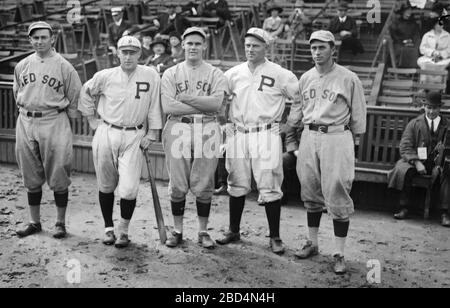 Duffy Lewis, Dutch Leonards und Harry Hooper von Boston AL; Ed Burns & Gavvy Cravath von Philadelphia NL Ca. Im Jahre 1515 Stockfoto