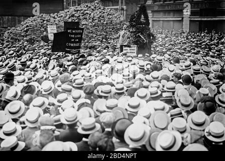 Alexander Berkman spricht Anarchisten an. 1914 Stockfoto