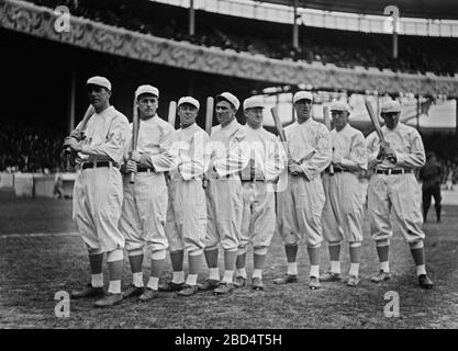 Von links nach rechts: Fred Snodgrass, Tillie Shafer, George Burns, Larry Doyle, Red Murray, Fred Merkle, Buck Herzog, Chief Meyers Stockfoto