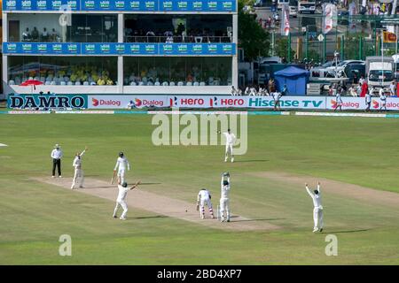 Ein Test-Match zwischen Sri Lanka und Australien wird auf Galle International Cricket Ground in Galle in Sri Lanka gespielt. Australien ist attraktiv für LBW. Stockfoto