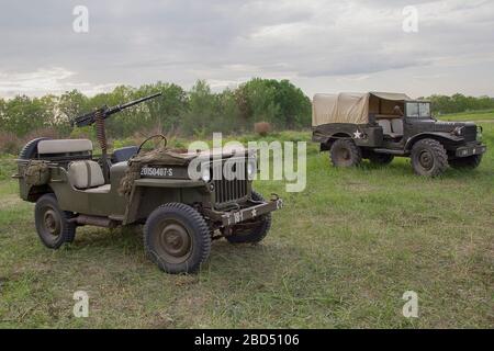 Kiew, Ukraine - 09. Mai 2018: Die amerikanische Armee jept bei einem historischen Umbau, um den Jahrestag des Sieges im zweiten Weltkrieg zu feiern Stockfoto