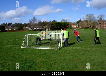 Wanderfußballspiel, Alderton, Suffolk, England. Stockfoto