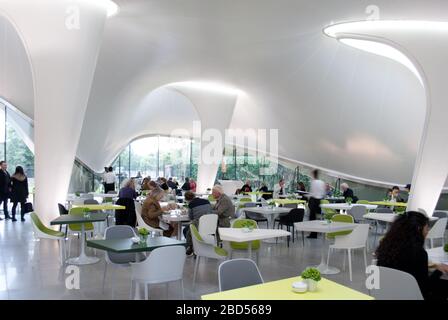 Zaha Hadid Architects Interior Restaurant in Serpentine Sackler Gallery, West Carriage Drive, London W2 2AR Stockfoto