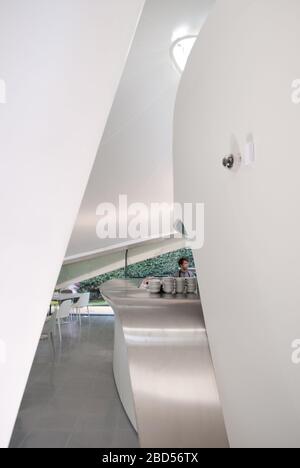 Zaha Hadid Architects Interior Restaurant in Serpentine Sackler Gallery, West Carriage Drive, London W2 2AR Stockfoto