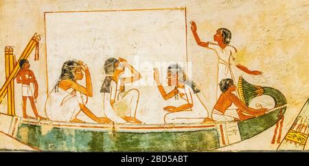UNESCO-Welterbe, Theben in Ägypten, Tal der Nobles, Grab von Menna. Betrauern auf einer Barke. Stockfoto