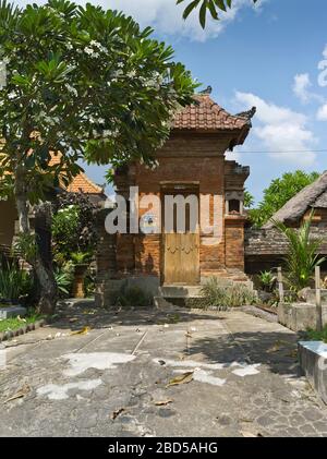 dh House compound Haupteingang BALI INDONESIEN Eingang zu Wohnimmobilien Gärten Haus Stockfoto