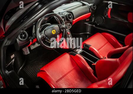 Ferrari Enzo wurde gebaut, um dem Ferrari-Gründer Enzo Ferrari Tribut zu zollen. 6-l-V12-Motor mit 660 ps. Stockfoto