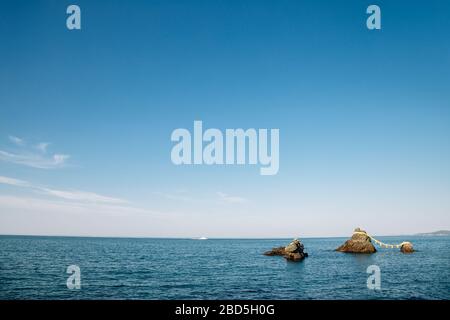 Meoto IWA Rocks und blaues Meer in ISE, Mie, Japan Stockfoto