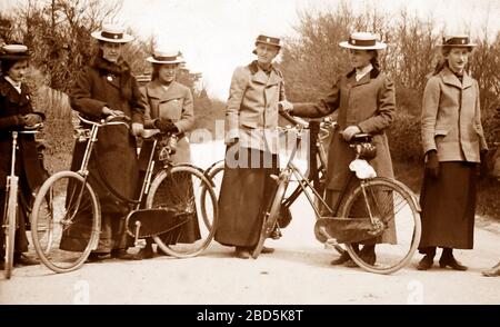 Radfahrerin, Anfang 1900er Jahre Stockfoto