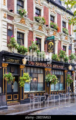 Der Sherlock Holmes Pub in der Nähe von Trafalgar, London, England, Großbritannien Stockfoto