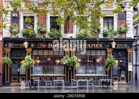 Der Sherlock Holmes Pub in der Nähe von Trafalgar, London, England, Großbritannien Stockfoto