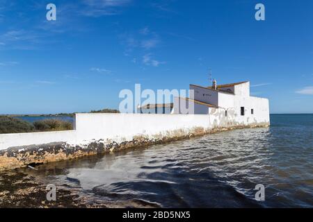 Moinho de Mare, Tidal Mill, Quinta de Marim, natürlichen Park Ria Formosa, Algarve, Portugal Stockfoto