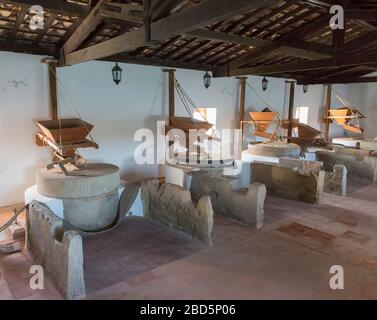 Im Inneren der Gezeitenmühle, Moinho de Stute, Quinta de Marim, Naturpark Ria Formosa, Algarve, Portugal Stockfoto