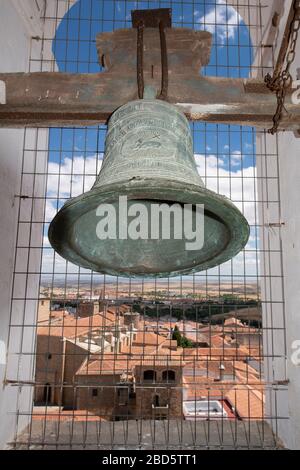 Glocke im Kirchturm, Kirche San Francisco Javier, Plaza de San Jorge, Cáceres, Extremadura, Spanien, Europa Stockfoto