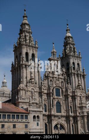 Blick auf die Kathedrale von Santiago de Compostela vom Balkon im Hotel Parador Santiago de Compostela, Plaza del Obradoiro, Santiago de Compostela, Galicien Stockfoto