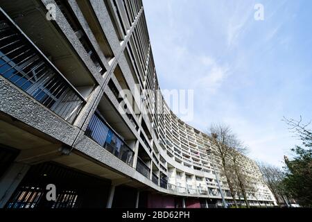 Außenansicht des Cables Wynd House Appartementblocks, bekannt als die Banana Flats, in Leith, Schottland, Großbritannien Stockfoto