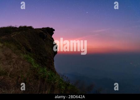 Phu Chi Fa, Thailand Sunrise Stockfoto