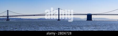 Panoramaaufnahme der San Francisco-Oakland Bay Bridge san Francisco, Kalifornien, USA, 31. März 2020 Stockfoto