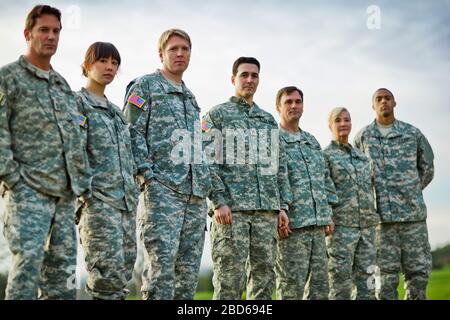 Porträt einer Gruppe von Soldaten der US-Armee, die in einer Linie stehen. Stockfoto