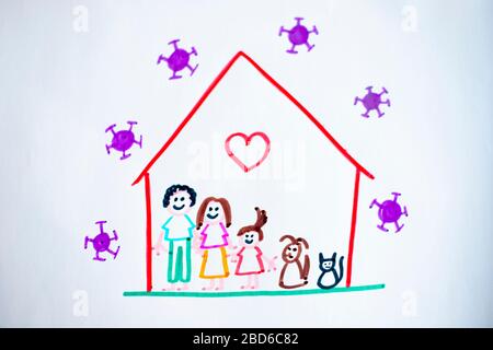 Isoliertes Kind zieht, repräsentiert sie und ihre Familie und Haustiere, die zu Hause während der kovid-19-Sperre für Coronavirus Pandemie glücklich sind, mit Viren draußen. Stockfoto