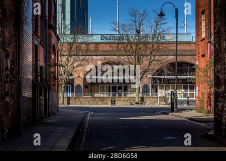 Leere Straßen während des Ausbruchs von Coronavirus, Deansgate Locks, Manchester City Centre, Großbritannien, April 2020. Stockfoto