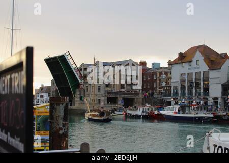 Das Weymouth dockt bei Sonnenuntergang an Stockfoto