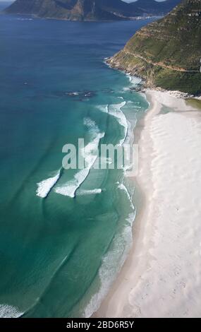 Luftaufnahme von Noordhoek Beach und Chapman's Peak Drive Stockfoto