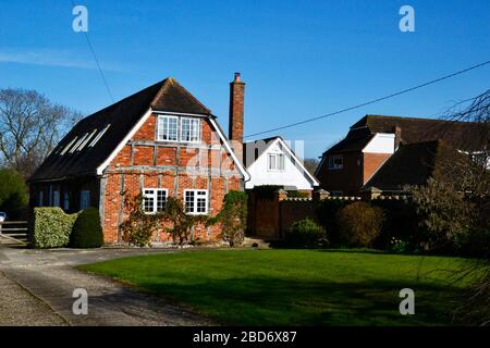 Altes Fachwerkhaus mit Balken in Bledlow, Buckinghamshire, Großbritannien Stockfoto