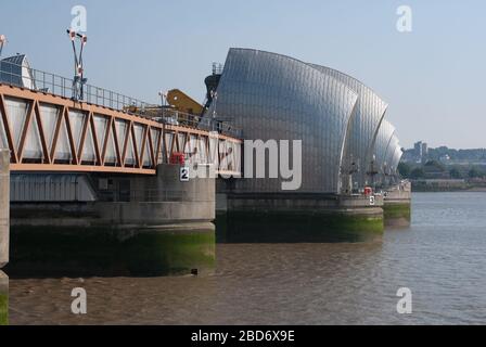 Thames The Thanes Barrier, Eastmoor St, Royal Docks, London SE7 8LX von Sir Roger Walters Rendel Palmer und Tritton Stockfoto