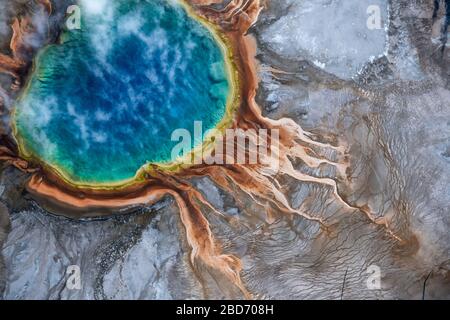 Luftbild Grand Prismatic Spring im Yellowstone-Nationalpark, USA Stockfoto